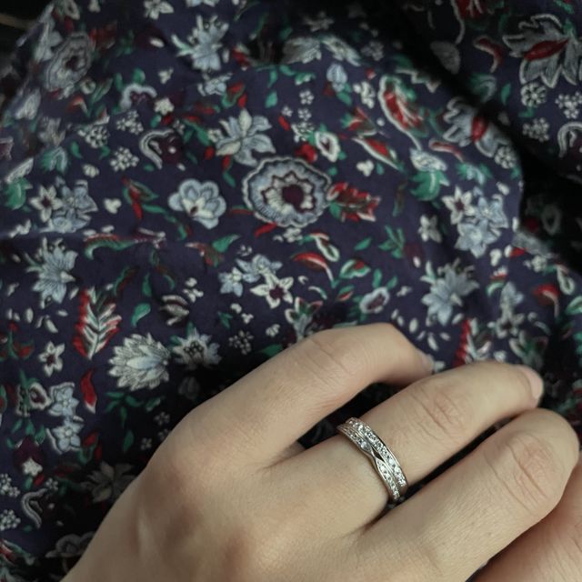 【4℃ BRIDAL(ヨンドシーブライダル)の口コミ】 記念日の指輪として、結婚指輪に重ね付けできるデザインやリングを探して…