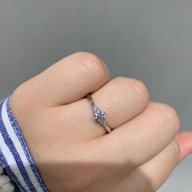 【銀座ダイヤモンドシライシの口コミ】 ダイヤモンドのかがやきが違いました。
とっても綺麗なダイヤモンドを出し…