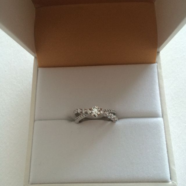 【VERITE(ベリテ)の口コミ】 母のダイヤの指輪のリメイクできる所を探していた所偶然見つけました。デ…