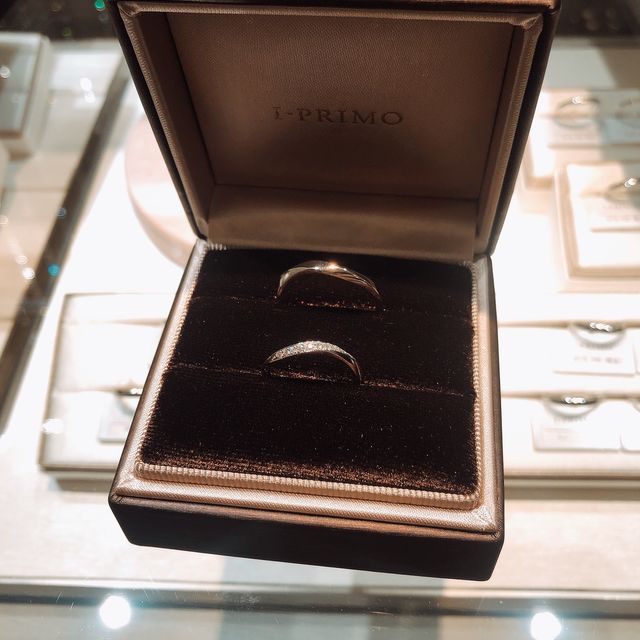 【アイプリモ(I-PRIMO)の口コミ】 プラチナの輝きがたまらなく魅力的だったのと文字数は限られてますがアル…