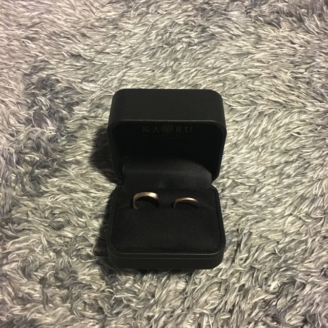 【KAORUの口コミ】 王道の結婚指輪ではなくスクエアのデザインを探していました。気に入った…