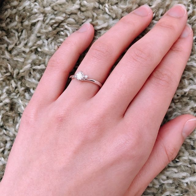 【アイプリモ(I-PRIMO)の口コミ】 相手が選びプレゼント(プロポーズ)して下さった指輪なので、自身の決め手…