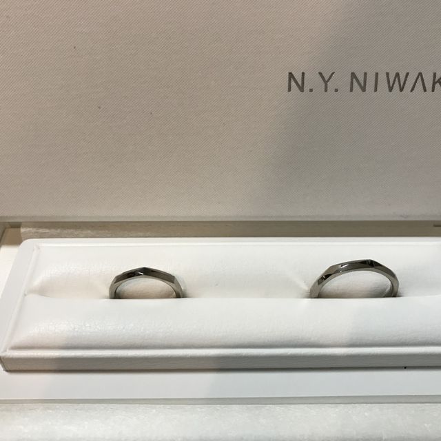 【N.Y.NIWAKA(ニューヨークニワカ)の口コミ】 プロポーズのときNIWAKAの婚約指輪をもらったときから結婚指輪もNIWAKAに…