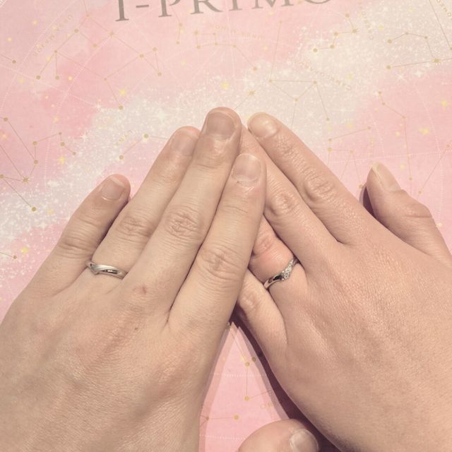 【アイプリモ(I-PRIMO)の口コミ】 指輪のV型で宝石が派手でなくシックなところも気に入りました。指輪の意味…