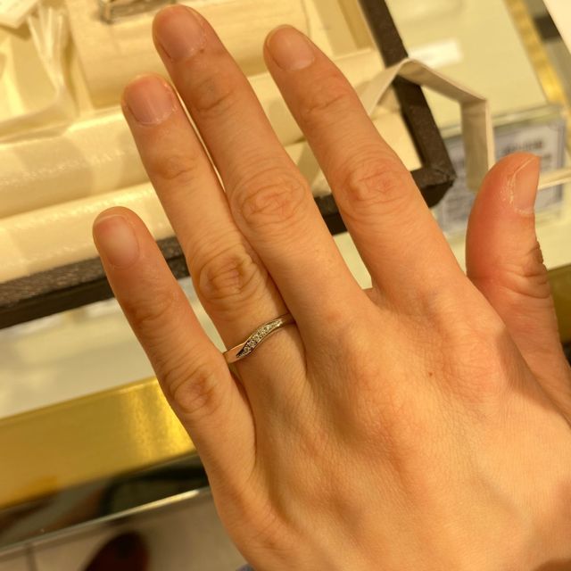 【CHARMY(チャーミー)の口コミ】 シンプルでありながら、かわいさも兼ね備えているデザインだと思います。…