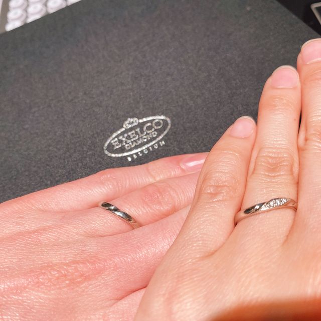 【エクセルコダイヤモンド(EXELCO DIAMOND)の口コミ】 ウェーブがついているとてもデザインが良いリングでした。
ダイヤにこだわ…