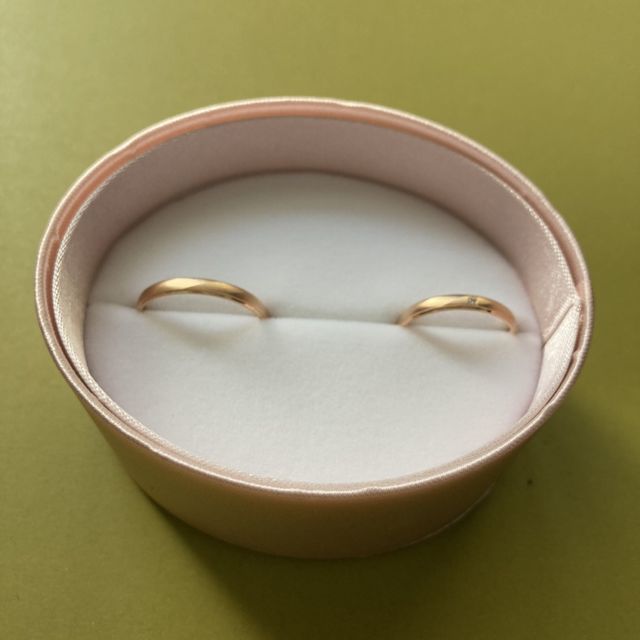 【insembre(インセンブレ)の口コミ】 結婚指輪の条件は、価格がなるべく安く、婚約指輪と重ね付けした時に可愛…