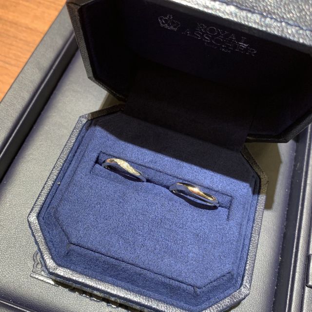 【ROYAL ASSCHER(ロイヤル・アッシャー)の口コミ】 いろんな店舗を見て回りましたが、1番デザインが気に入ったため。
お揃い…