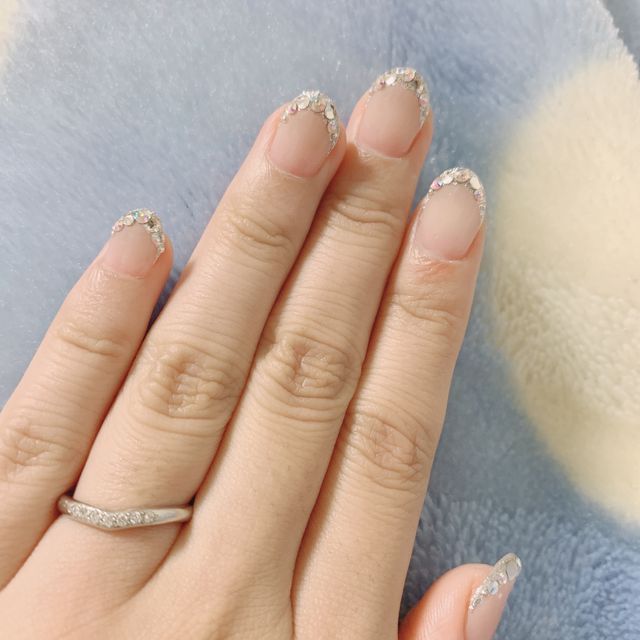 【4℃ BRIDAL(ヨンドシーブライダル)の口コミ】 職場にも付けていけるデザインで、シンプルながらダイヤの入った物を探し…