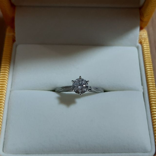 【ケイウノ ブライダル(K.UNO BRIDAL)の口コミ】 当初考えてた既成のものと、2人の好みのものを基にデザイナーさんがとても…