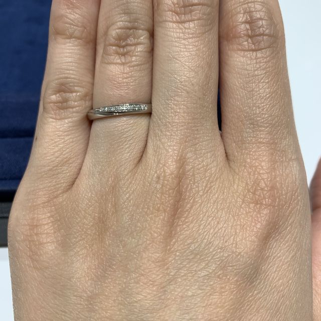 【4℃ BRIDAL(ヨンドシーブライダル)の口コミ】 婚約指輪をストレートタイプでダイヤ一石のものをもらっていたのでそれに…