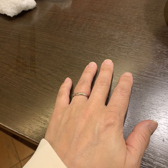 【アイプリモ(I-PRIMO)の口コミ】 指が短めなので、細めの指輪で探しており、アルテミシアに出会いました。
…