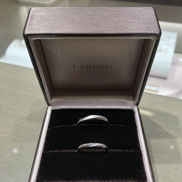【アイプリモ(I-PRIMO)の口コミ】 細いタイプで探していて、何店舗か探して周り、指輪の見た目や着け心地、…