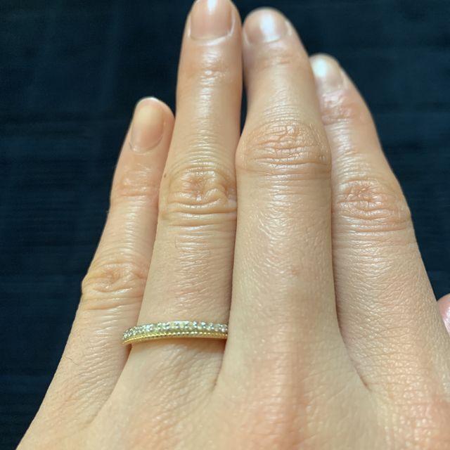 【RosettE(ロゼット)の口コミ】 他の指輪とつけ比べしていると結婚指輪にしては派手かな？と思いましたが…