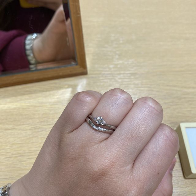 【TRECENTI(トレセンテ)の口コミ】 結婚指輪と婚約指輪を何点か試着させてもらいました。
指輪のイメージが曖…