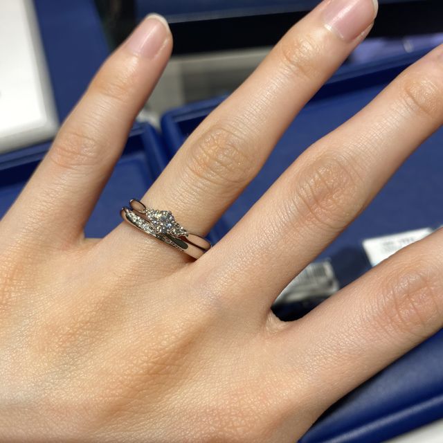 【銀座ダイヤモンドシライシの口コミ】 デザインが豊富です。セットリングの種類も多く、両方検討している方には…