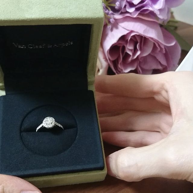 【ヴァン クリーフ＆アーペル(Van Cleef & Arpels)の口コミ】 とにかく、ダイヤの品質が良いことが魅力的でした。
他の店舗もたくさんま…