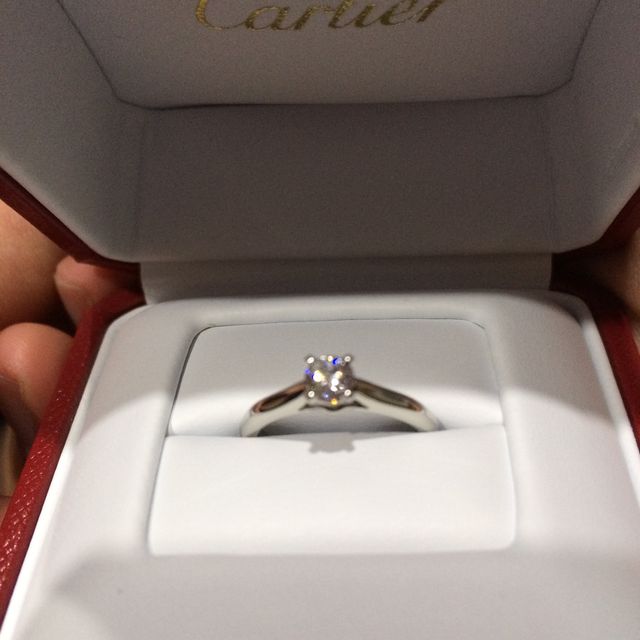 【カルティエ(Cartier)の口コミ】 やっぱり憧れのカルティエ！
小さい頃からの夢が叶いました。
シンプルな…