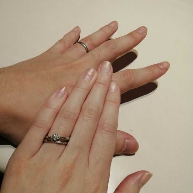 【TRECENTI(トレセンテ)の口コミ】 婚約指輪は、他のブランドにはないお花のフローラというデザインで、ダイ…