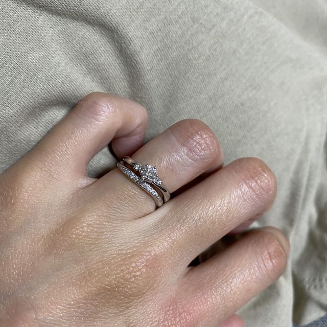 【ヴァンドーム青山(VENDOME AOYAMA)の口コミ】 デザインに一目惚れ。石が入ってることによってファッションリング感がで…