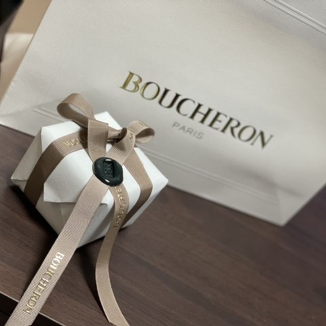 【ブシュロン(BOUCHERON)の口コミ】 シンプルなデザインで探しておりましたが、ブシュロンのファセットはただ…