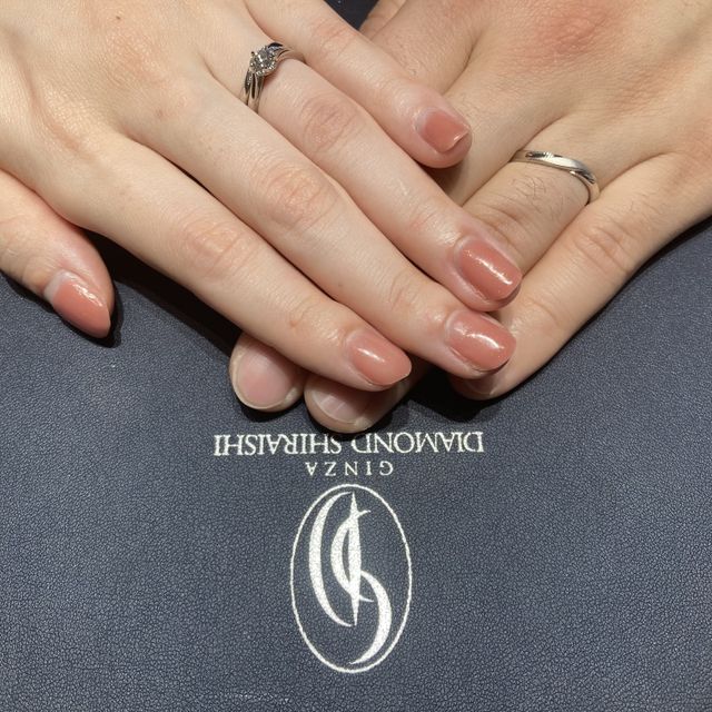 【銀座ダイヤモンドシライシの口コミ】 婚約指輪のブルーミングに合わせて結婚指輪もウェーブにしたいと思い、重…