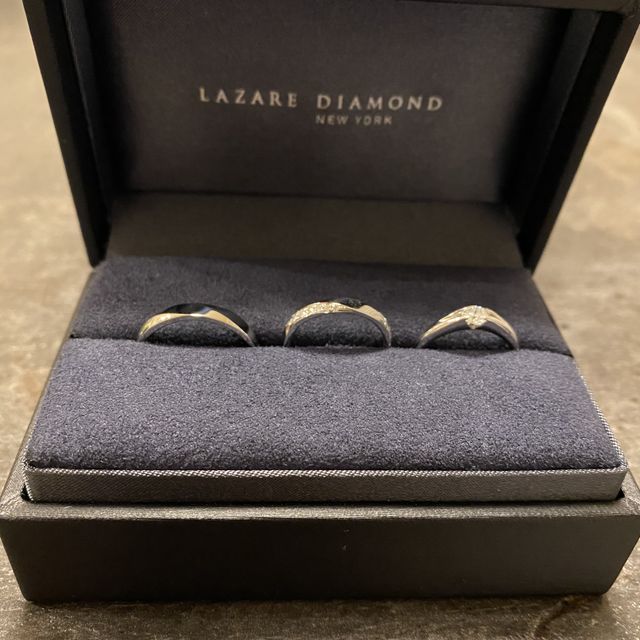 【ラザール ダイヤモンド(LAZARE DIAMOND)の口コミ】 まずはデザインが綺麗というところに惹かれました。
流れてるダイヤモンド…