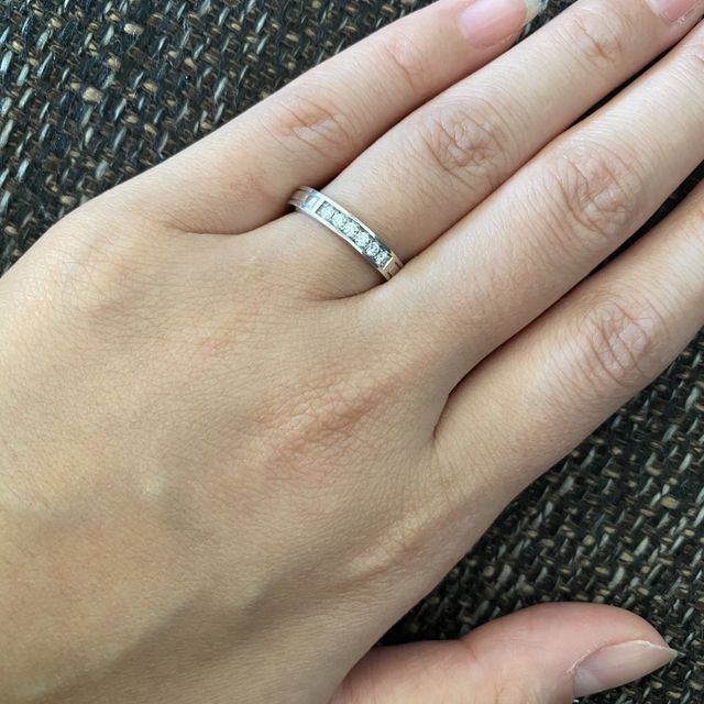 【ハリー・ウィンストン(Harry Winston)の口コミ】 付け方によって豪華に見えたり、さり気なくダイヤが輝いて見えたりする所…