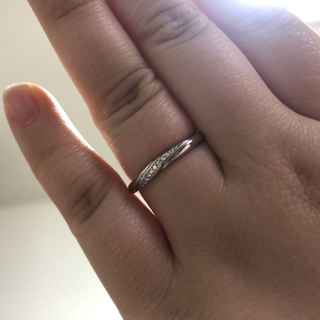 【4℃ BRIDAL(ヨンドシーブライダル)の口コミ】 指輪のデザインが良く、フェア中だった為無料でダイヤをハートアンドキュ…
