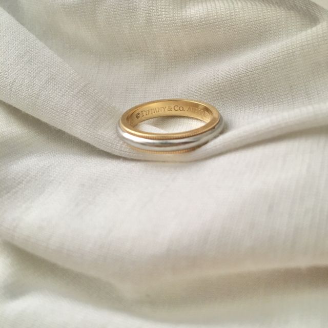 【ティファニー(Tiffany & Co.)の口コミ】 ゴールドとシルバーの組み合わせに一目惚れしました。
細かいミルグレイン…