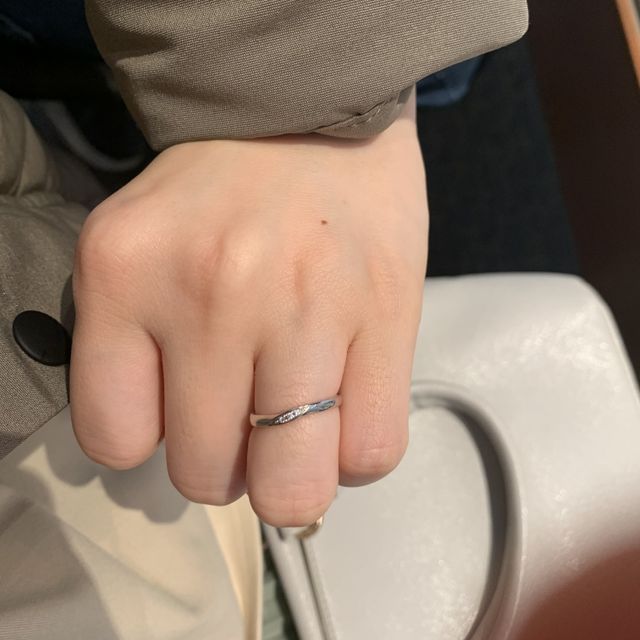 【銀座ダイヤモンドシライシの口コミ】 指輪のデザインについて
ウェーブで迷っていたのですが最終的にはストレー…