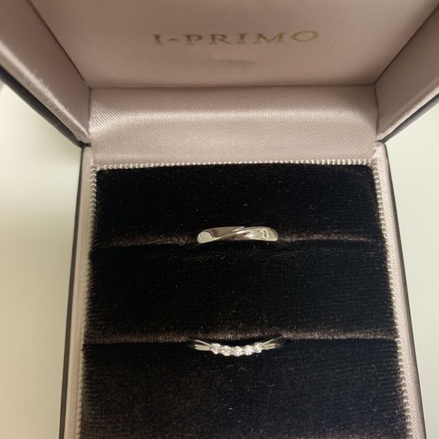 【アイプリモ(I-PRIMO)の口コミ】 結婚指輪はお揃いのデザインというイメージでしたが、この指輪はそれぞれ…