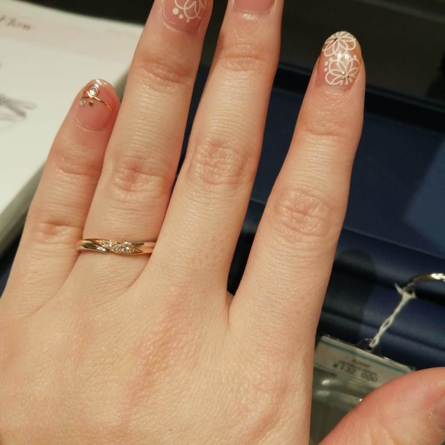【銀座ダイヤモンドシライシの口コミ】 試着した指輪はコンビネーションで、2本指輪をつけているかのように見える…