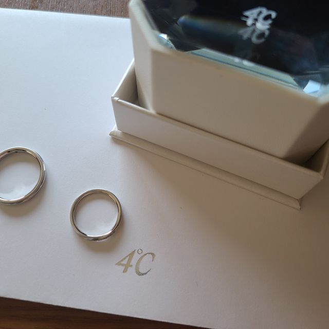 【4℃ BRIDAL(ヨンドシーブライダル)の口コミ】 たくさんのデザインがありましたが、指輪のデザインと自分の手に合ってい…