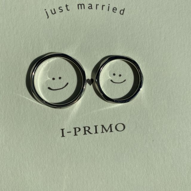 【アイプリモ(I-PRIMO)の口コミ】 デザインがとても個性があったから。
2人の意見が一致しており、2人の指に…