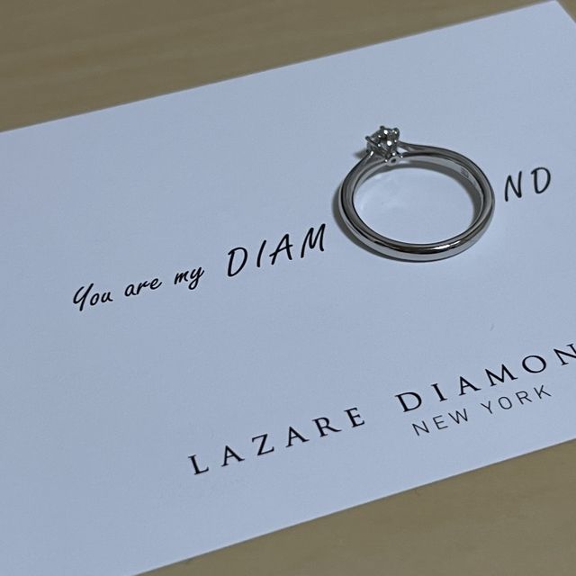 【ラザール ダイヤモンド(LAZARE DIAMOND)の口コミ】 指輪のデザインとしては比較的シンプルなものが多いように感じました。流…