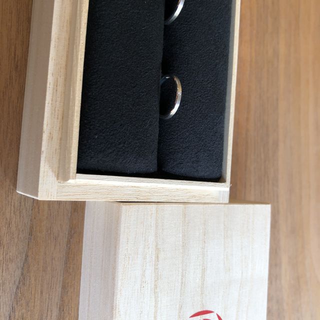 【出雲結(いずもゆい)の口コミ】 他店で購入した婚約指輪と重ね付けをした時に気にいるものを探していまし…