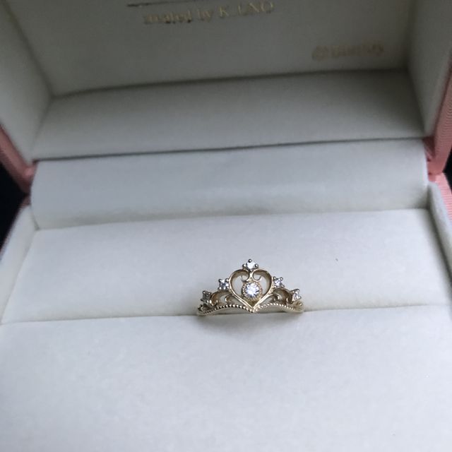【ケイウノ ブライダル(K.UNO BRIDAL)の口コミ】 彼女が昔からディズニーが好きだったので、プリンセスをイメージした指輪…
