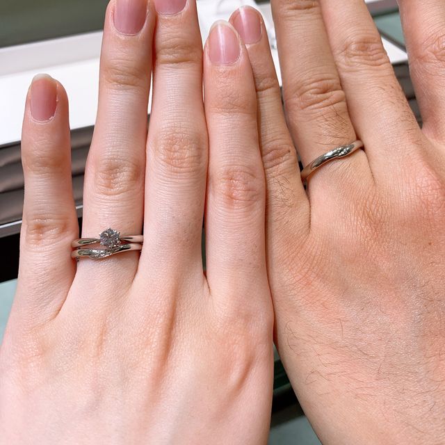 【アイプリモ(I-PRIMO)の口コミ】 婚約指輪似合うデザインで選びました。結婚指輪単体でも、指がとても綺麗…