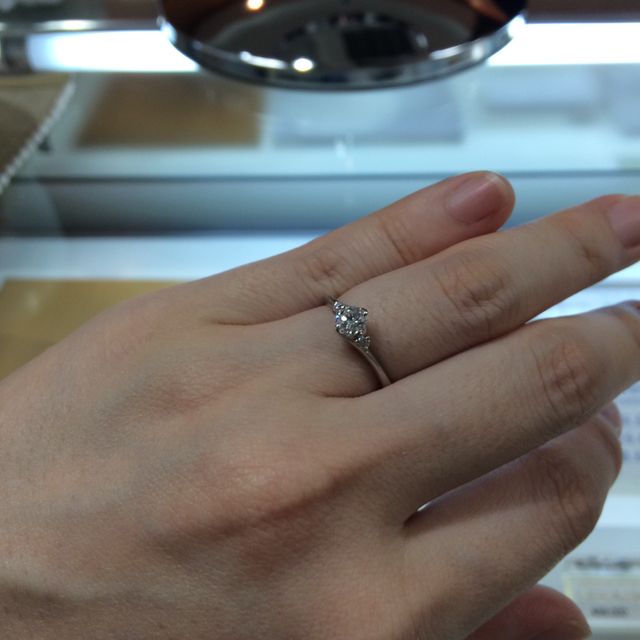 【LEHAIM(レハイム)の口コミ】 シンプルでダイヤが際立ってるのがいい。私が派手なものがあまり好きでは…