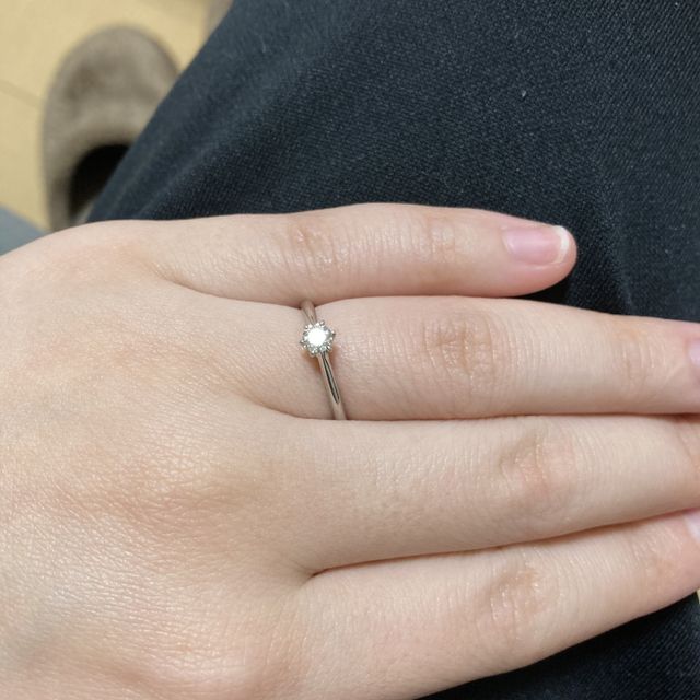 【銀座ダイヤモンドシライシの口コミ】 私自身、あまり指輪の予備知識もないまま、店舗へ行きました。指輪の選択…