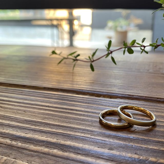 【THREE TREES(スリーツリーズ)の口コミ】 旦那さんの知り合いのおすすめでお店を知りました。
お互いの指輪を手作り…