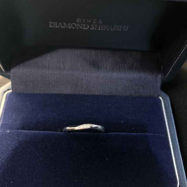 【銀座ダイヤモンドシライシの口コミ】 ダイヤモンドの質感や、フィット感で決めました。

指輪のタイプや、ダイ…