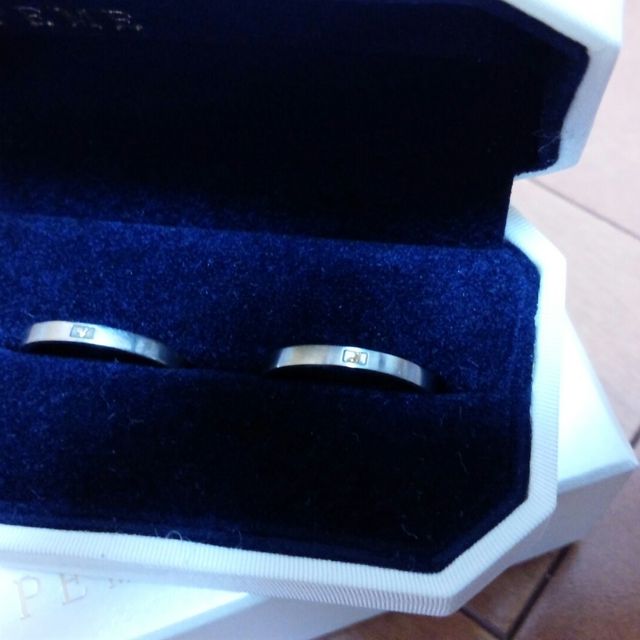 【AHKAH(アーカー)の口コミ】 元々AHKHAが好きで、結婚指輪を買うならここと決めていました。
もう少し…