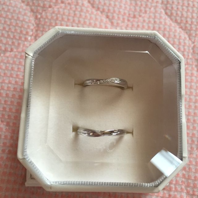 【4℃ BRIDAL(ヨンドシーブライダル)の口コミ】 もともと２種類で悩んで検討していたのですが、結婚式に合わせて購入して…