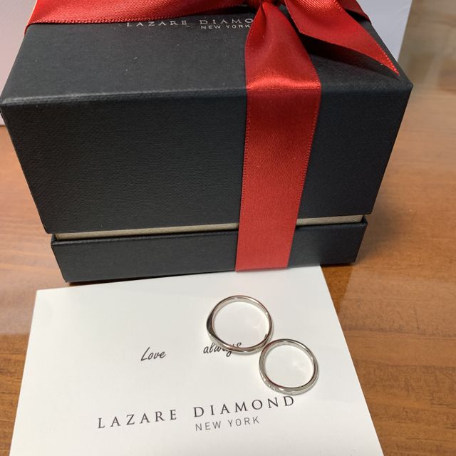 【ラザール ダイヤモンド(LAZARE DIAMOND)の口コミ】 元々アクセサリーなどを付けない2人ですが、ラザールさんの指輪はほんとに…