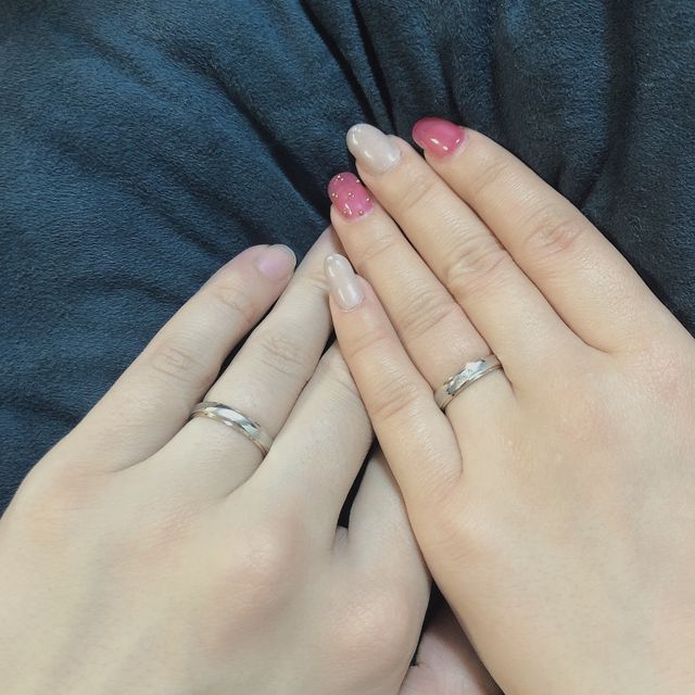 【銀座ダイヤモンドシライシの口コミ】 デザインを重視して検討していました。
好みが、
（妻）太め、シンプルす…