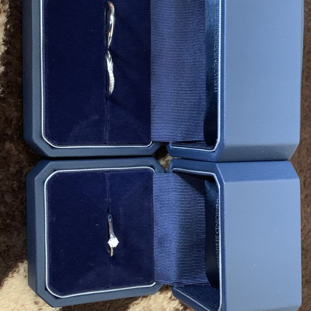 【銀座ダイヤモンドシライシの口コミ】 私たちが、選んだ指輪はStarryです。この指輪はなだらかなウェーブがポイ…