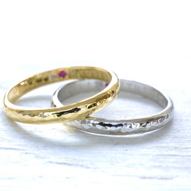 【湘南彫金工房 andfuseの口コミ】 minamoパターンという、水面をイメージした槌目模様に一目惚れしました。
…