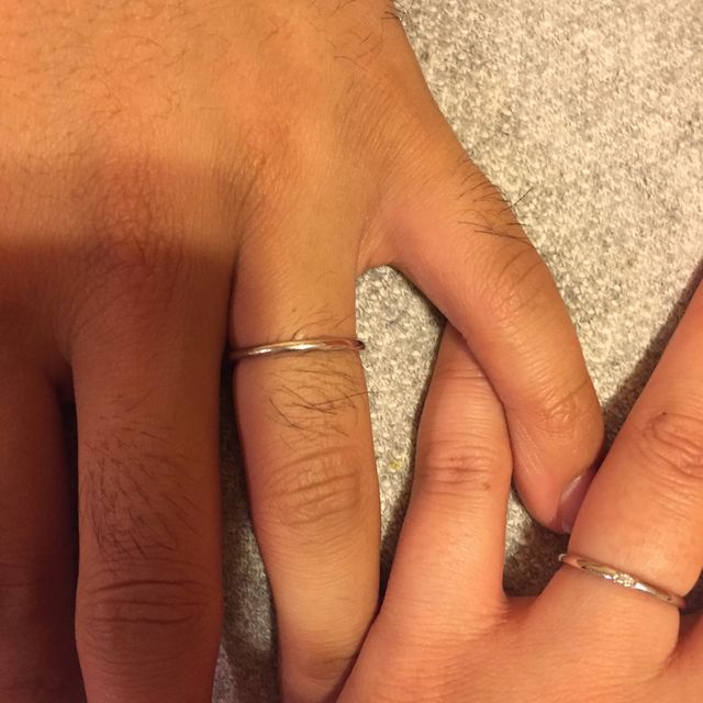 【canal4℃(カナルヨンドシー)の口コミ】 素材はプラチナで、細めのシンプルなデザインを探していたので、こちらに…